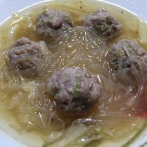 お腹いっぱいでもヘルシー！肉団子入り春雨スープ